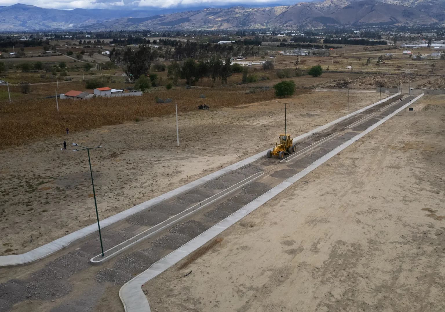 Mejoramiento de vías — obra de MAK